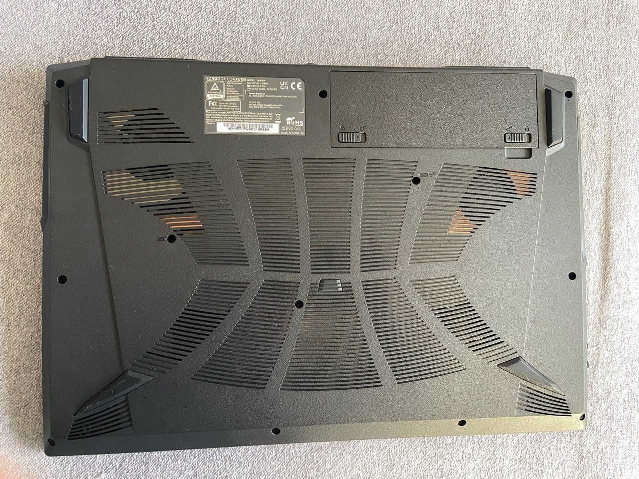 Sprzedam laptop Dream Machines RG3060-15PL28 (NH55HP) - Stan idealny!