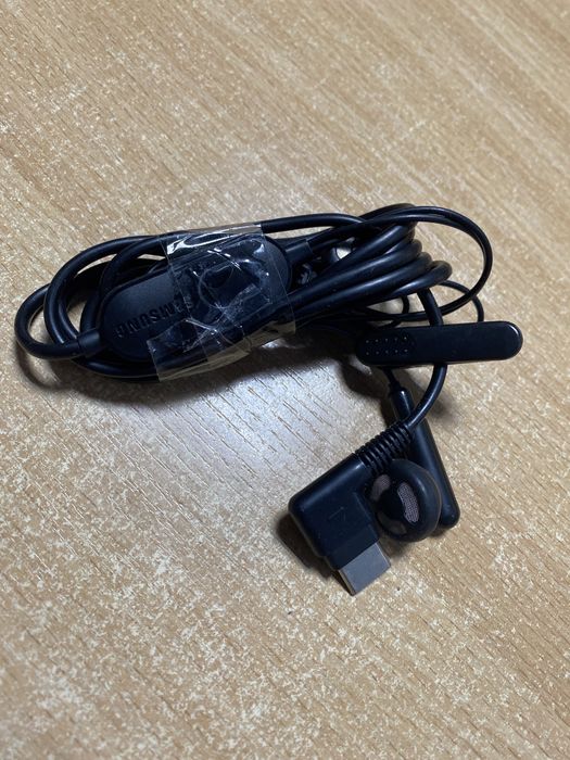 Гарнитура Samsung (AEP407MBE) стерео