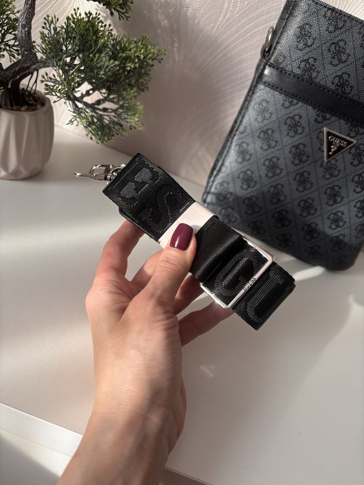 Мужская сумка мессенджер Guess