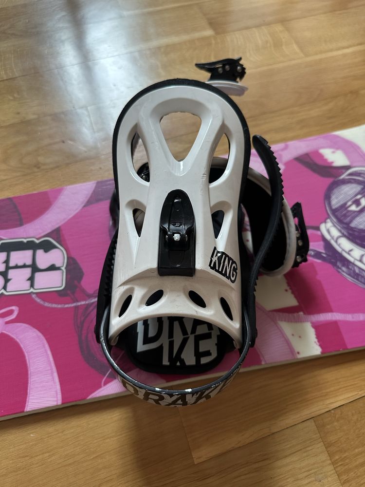 Deska snowboardowa drake sienna 152