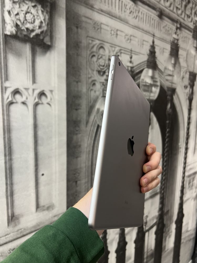 планшет Apple iPad 6 покоління 9.7 128gb Space Gray ідеал АКБ 95%