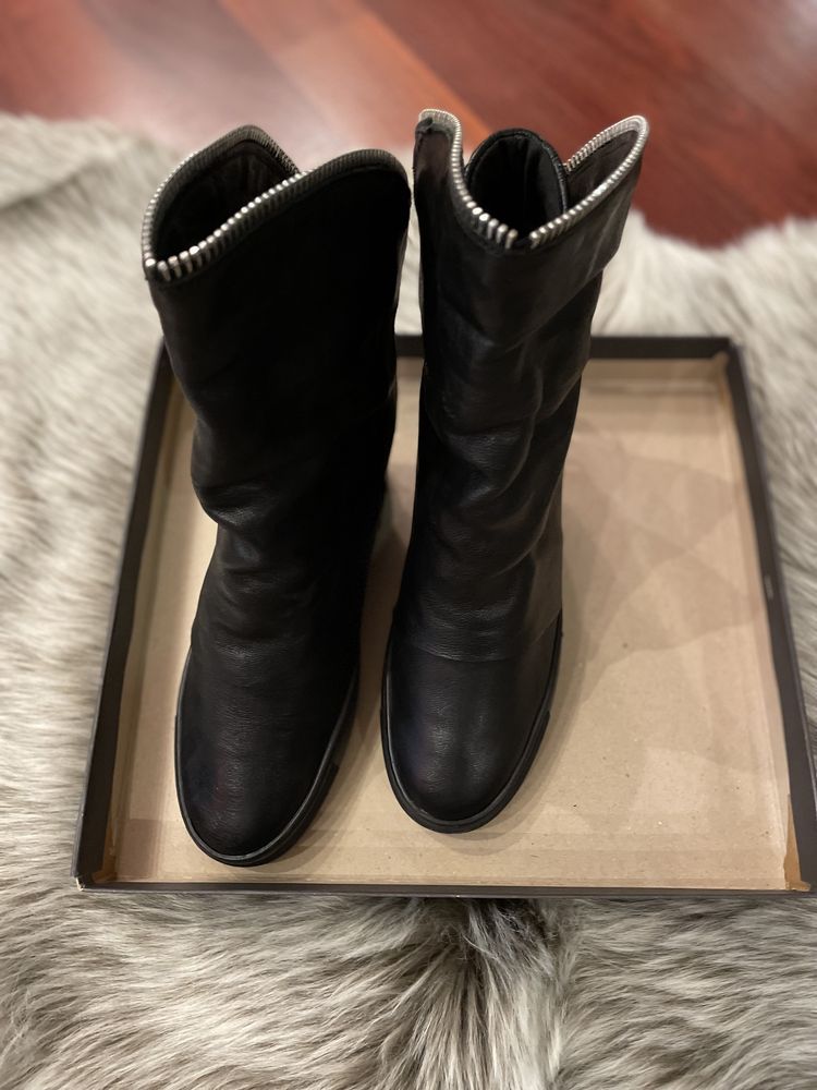 Buty na koturnie-botki rozm.38