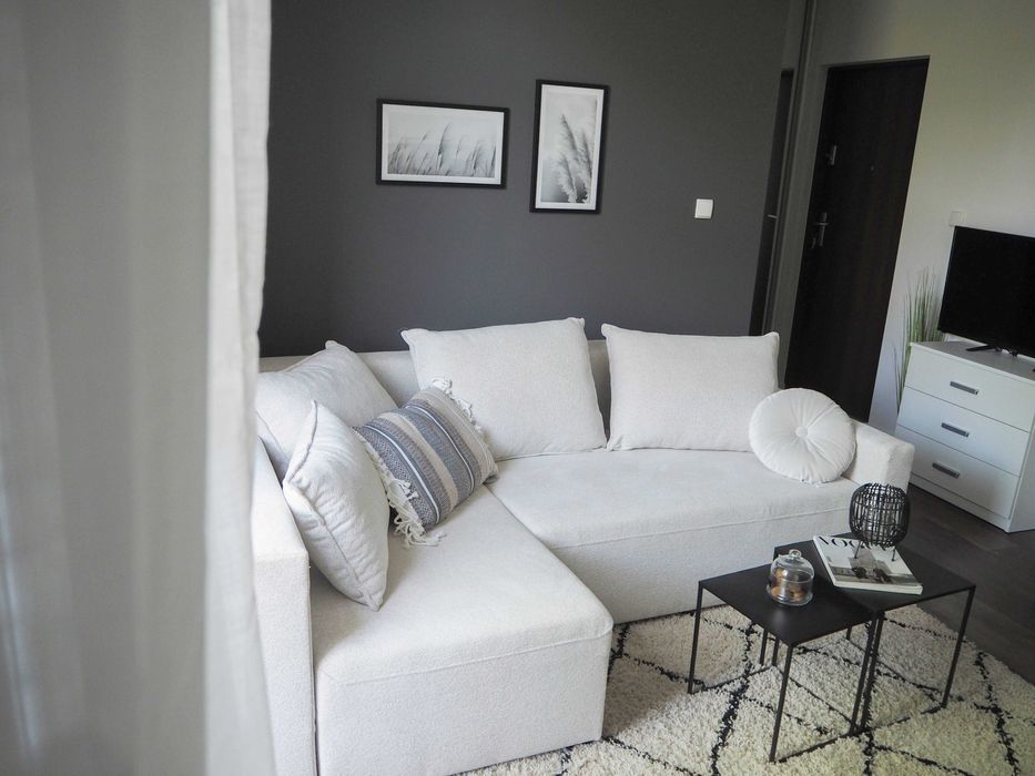 [Zawieszone] Dwupokojowe z balkonem w Centrum