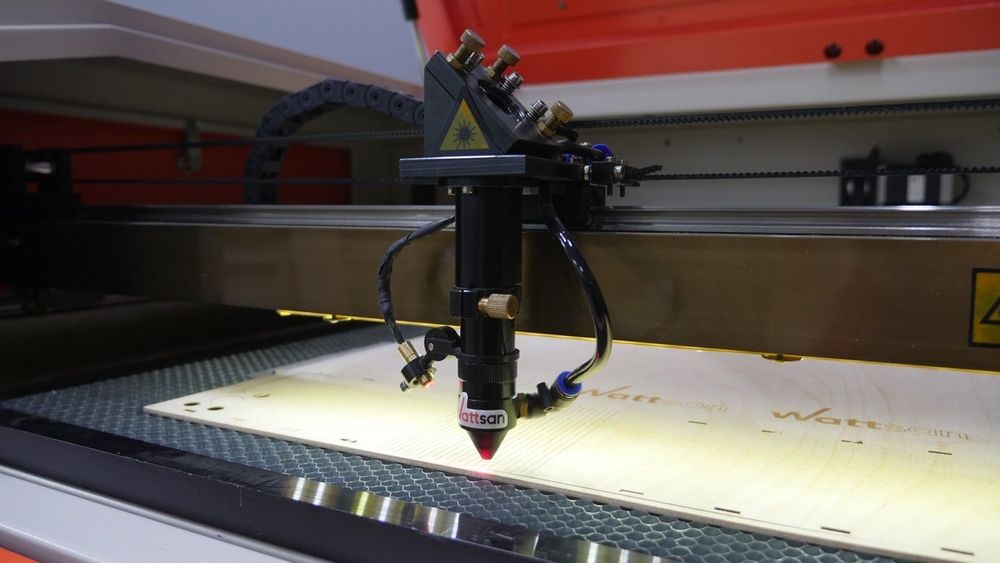 Laserowe grawerowanie, wycinanie i projektowanie graficzne