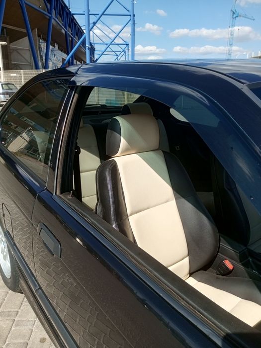 Продам BMW  е 36 компакт