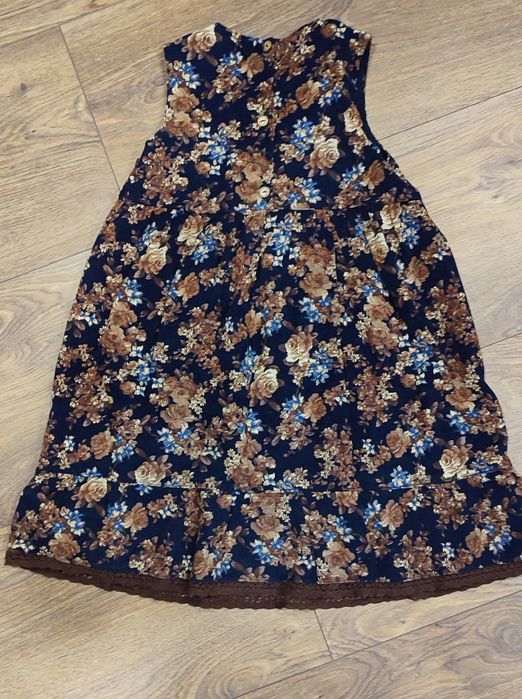 Сарафан, плаття, шкільна форма.