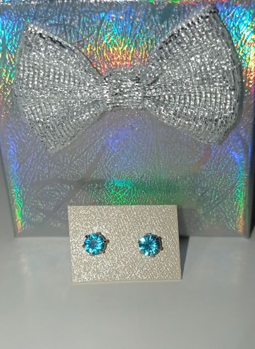 Nowe kolczyki srebrne diamenciki niebieskie ze stali nierdzewnej