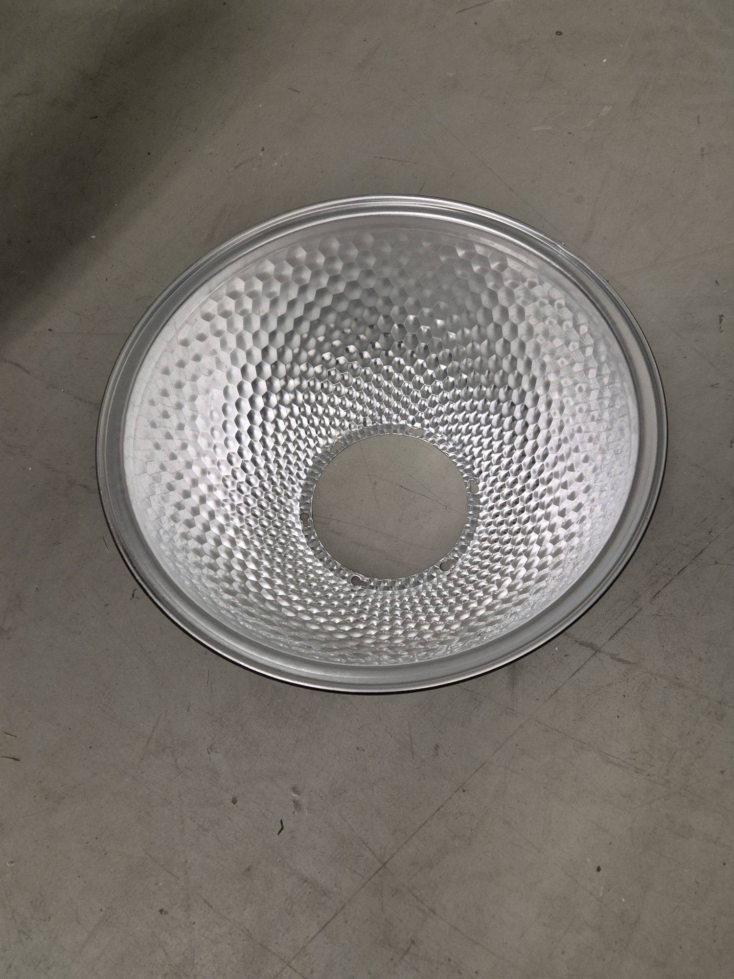 Projetor Led 150W 5700K com Campânula