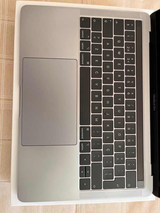 Macbook Pro 13” Touch Bar Intel Core i5 1.4GHz 8GB Ram 256GB SSD