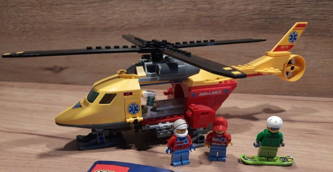 LEGO City 60179 Helikopter ratunkowy, medyczny