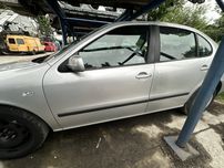 Drzwi Toledo 2 LS7N Toledo II Seat Leon 1