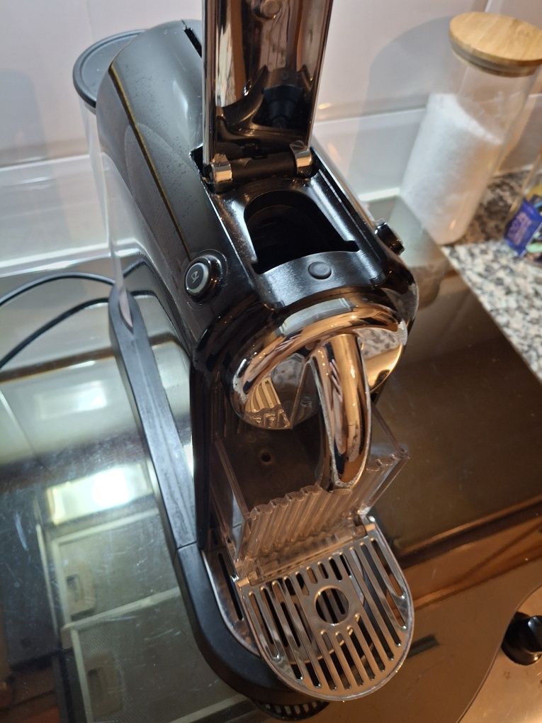 Maquina de café nespresso magimix
