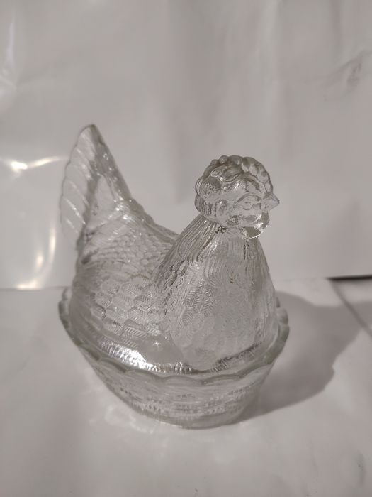 Szklana kura PRL bombonierka