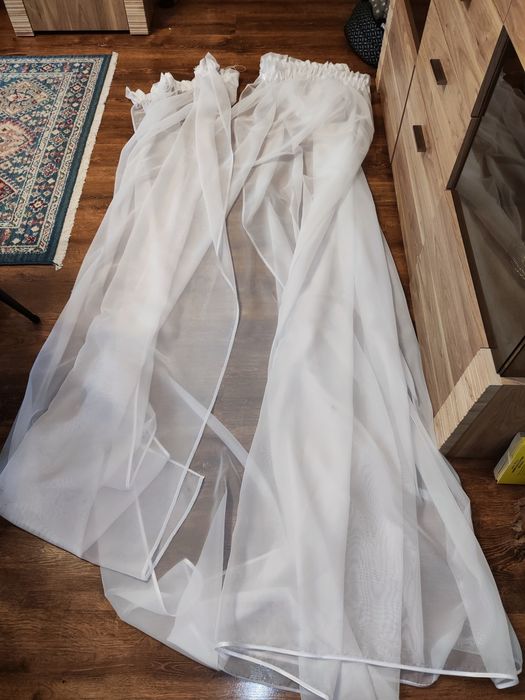 Śnieżnobiałe firanki z woalu