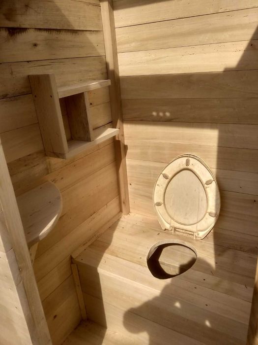 Туалет дерев"яний