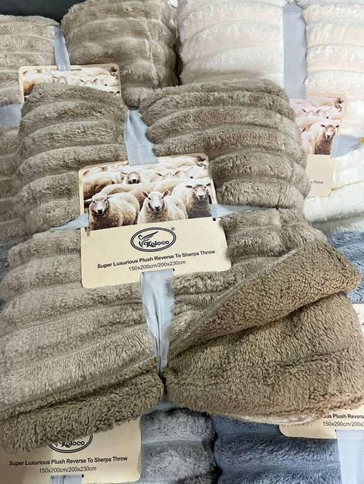 Неймовірно теплий і затишний плед-покривало шарпей на овчині ( євро)