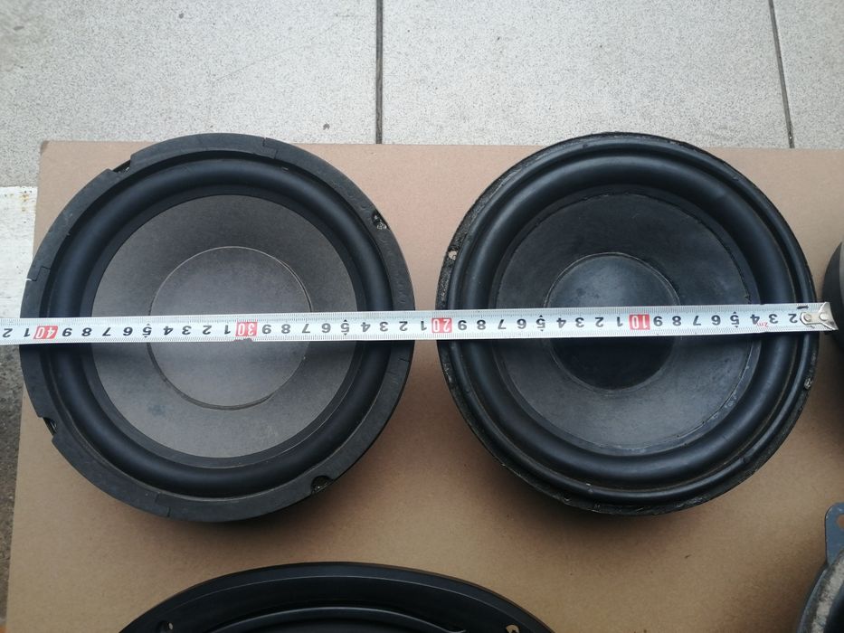 Динамики  большие разные