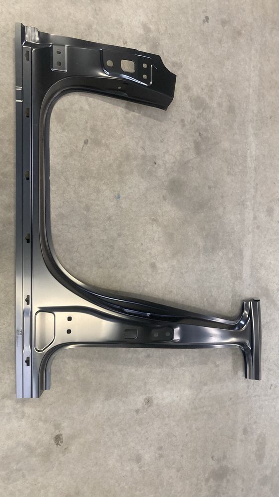Mercedes w206  słupek próg poszycie prawy lewy