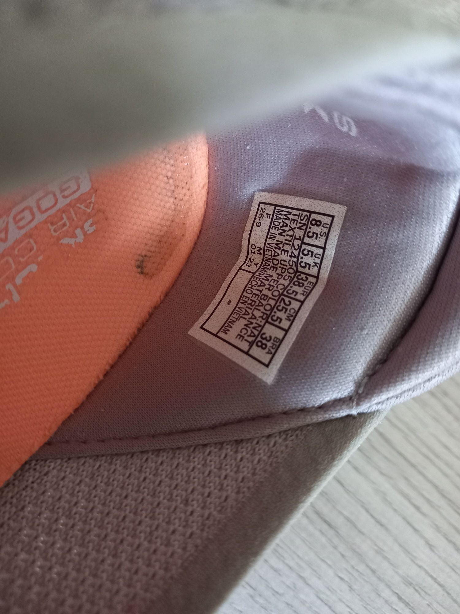 Продам слипоны Skechers