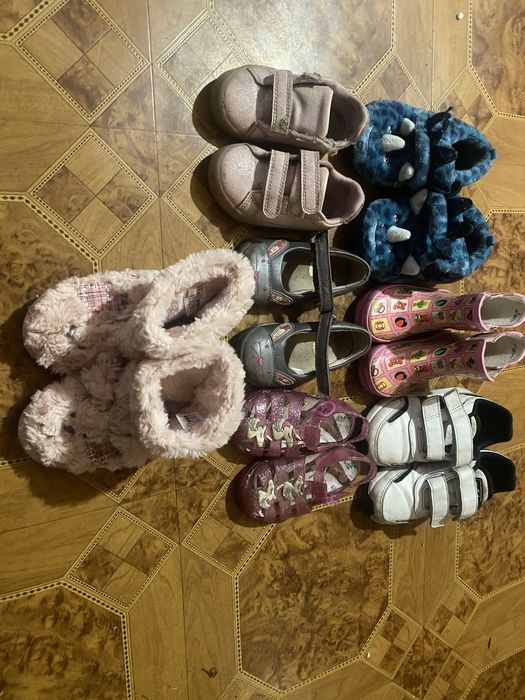 Обувь детская размер 21, 25, 27-28, 23