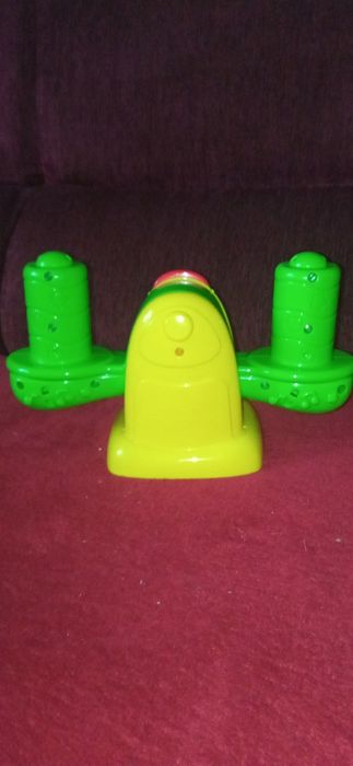 Развивающая игрушка весы