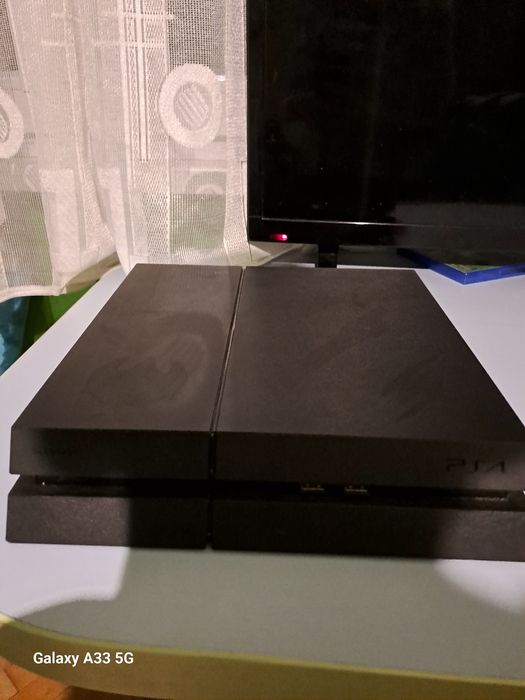 Sprzedam ps 4 uszkodzone