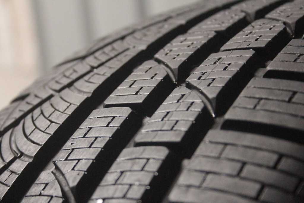 225/50/17 Pirelli Sottozero Winter 210 Serie 2 225/50 R17 RSC RunFlat