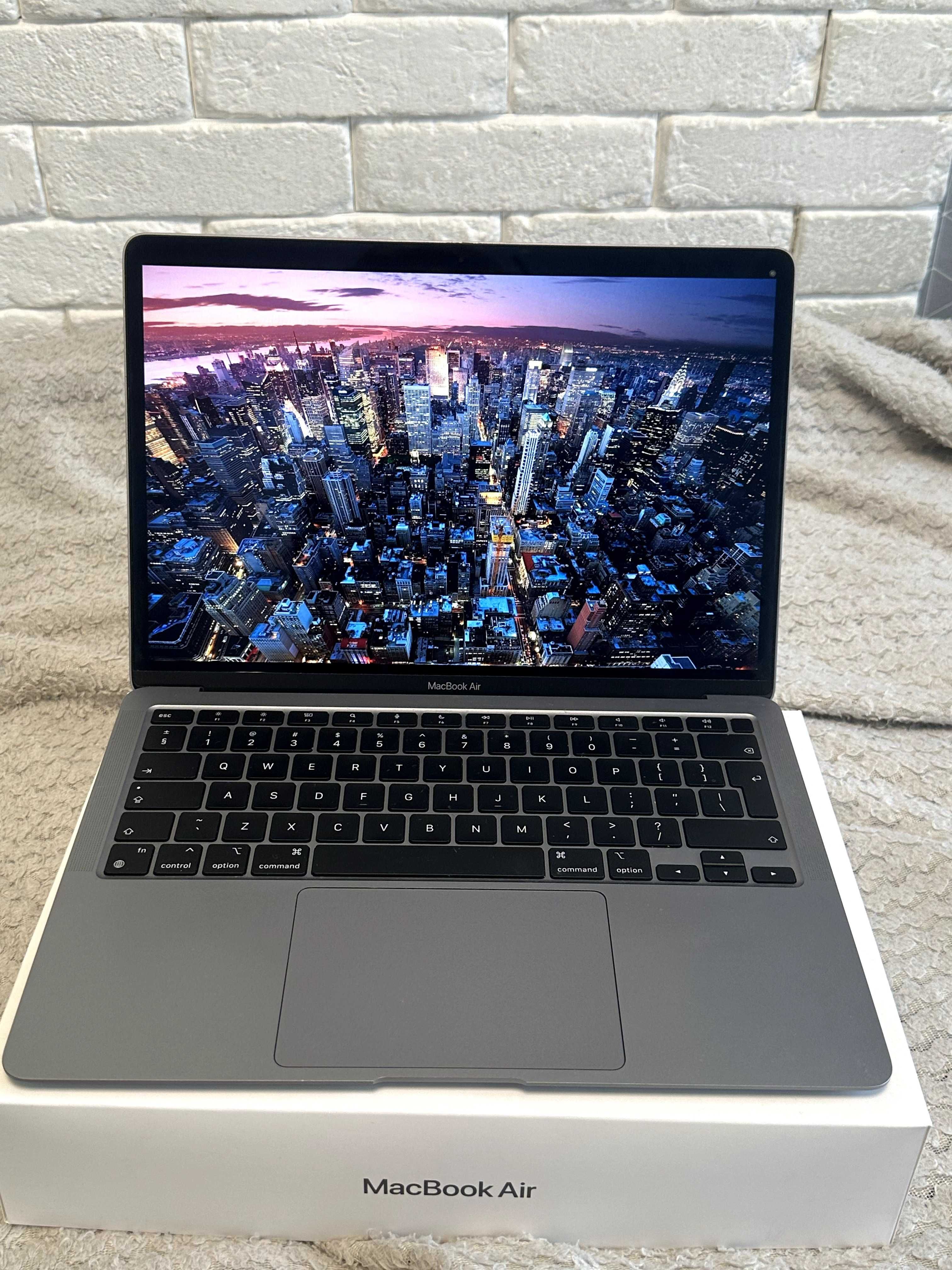 Macbook Air M1 2020, 256gb, 8gb ram + podkładka