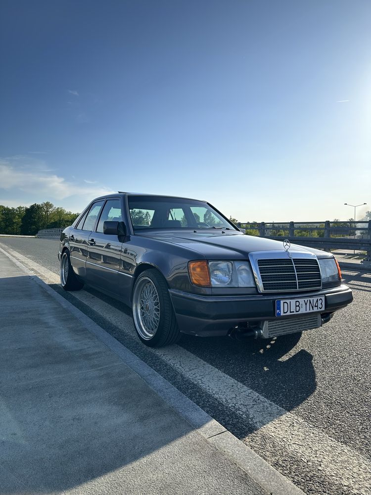 Mercedes benz w124 200d turbo