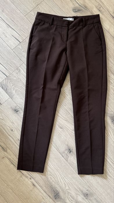 Reserved ciemno brazowe spodnie cygaretki eleganckie