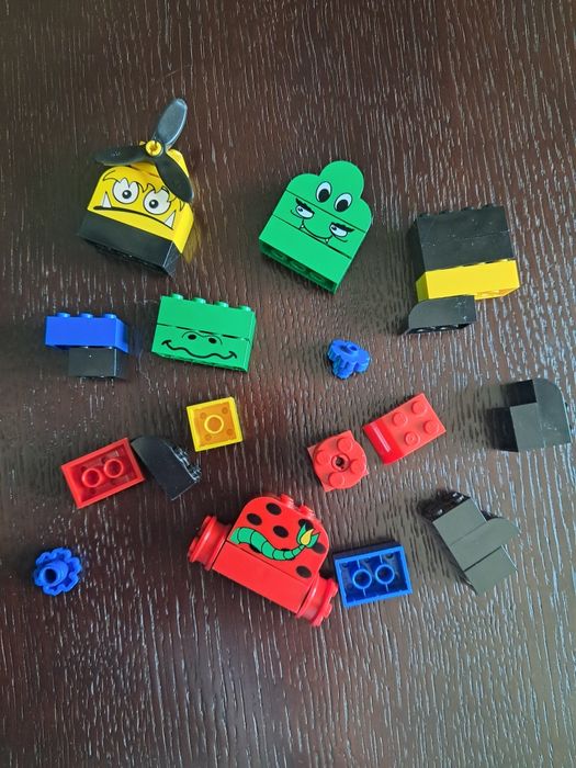 Дитячі конструктори  Lego та інші з Макдональда і Кафесі