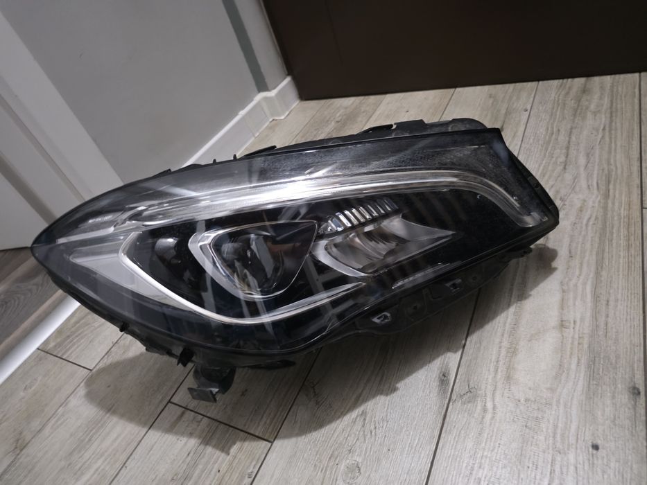 Prawa lampa Mercedes CLA lift led