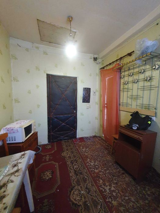 Продам 1/3 част. будинку,свій двір,зручн. метро Хол гора.вул.Лиса,57