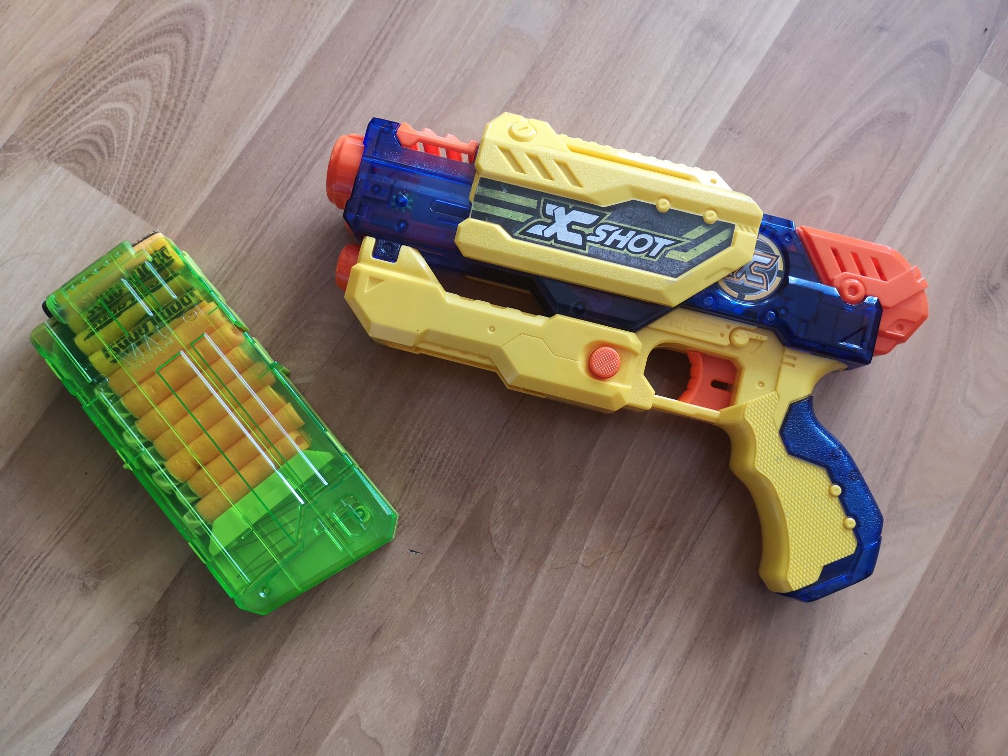 Nerf xshot+magazynek+11strzałek