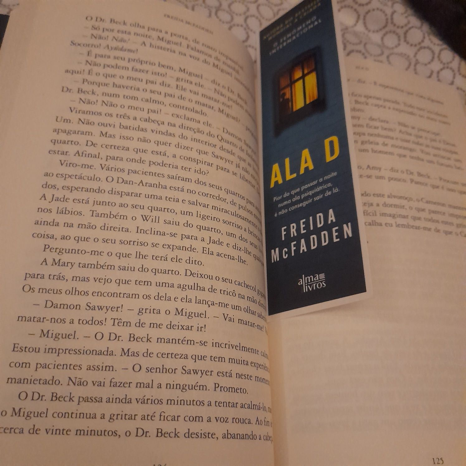 Thriller de Freida McFadden " ALA D"