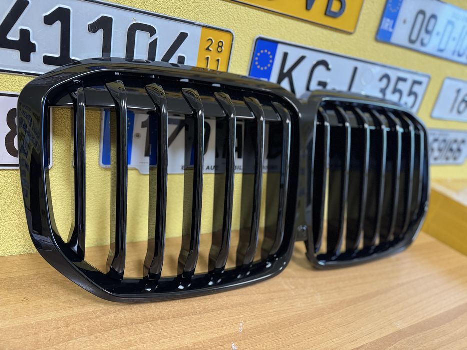 Решітка радіатора ніздрі БМВ Х7 / BMW X7 G07 2018-2022 чорний глянець