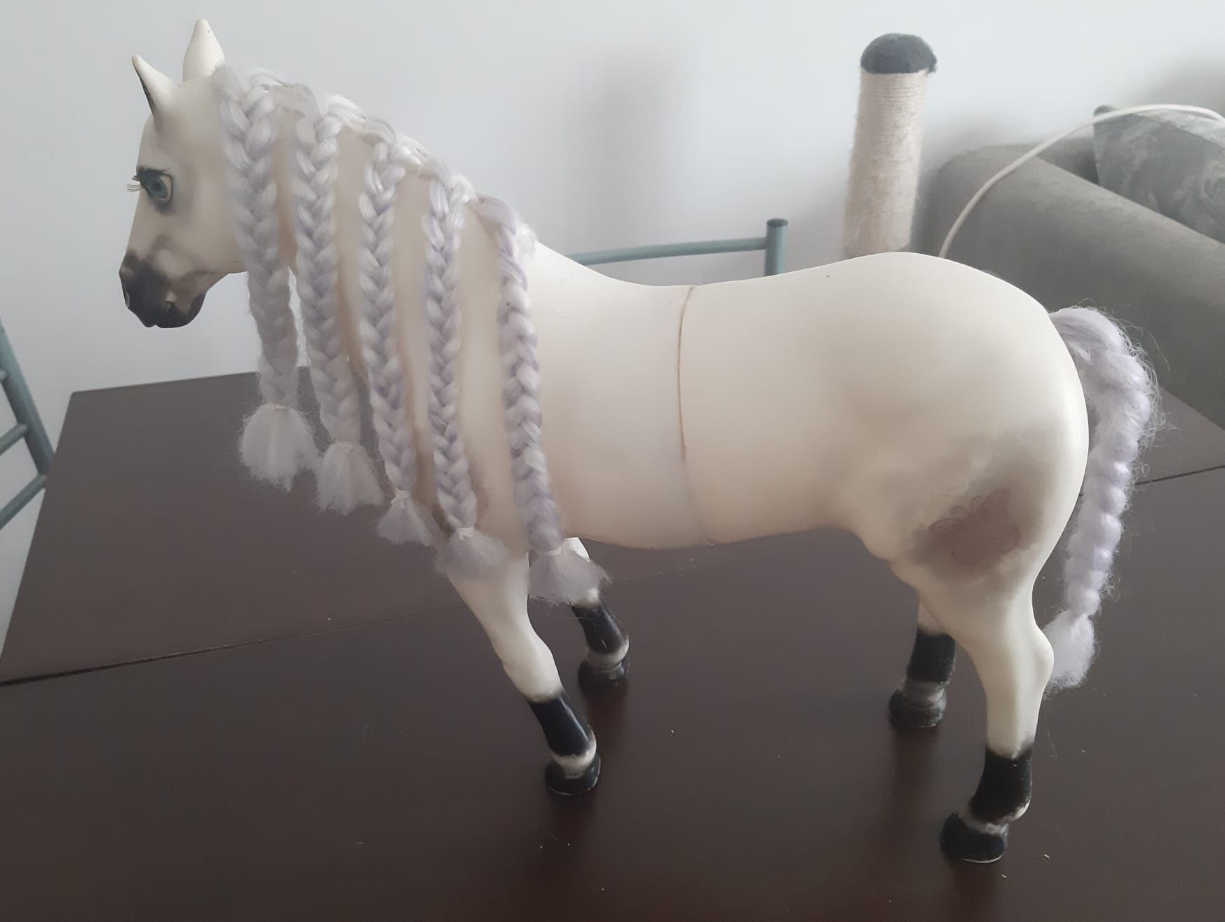 Cavalo branco/bege