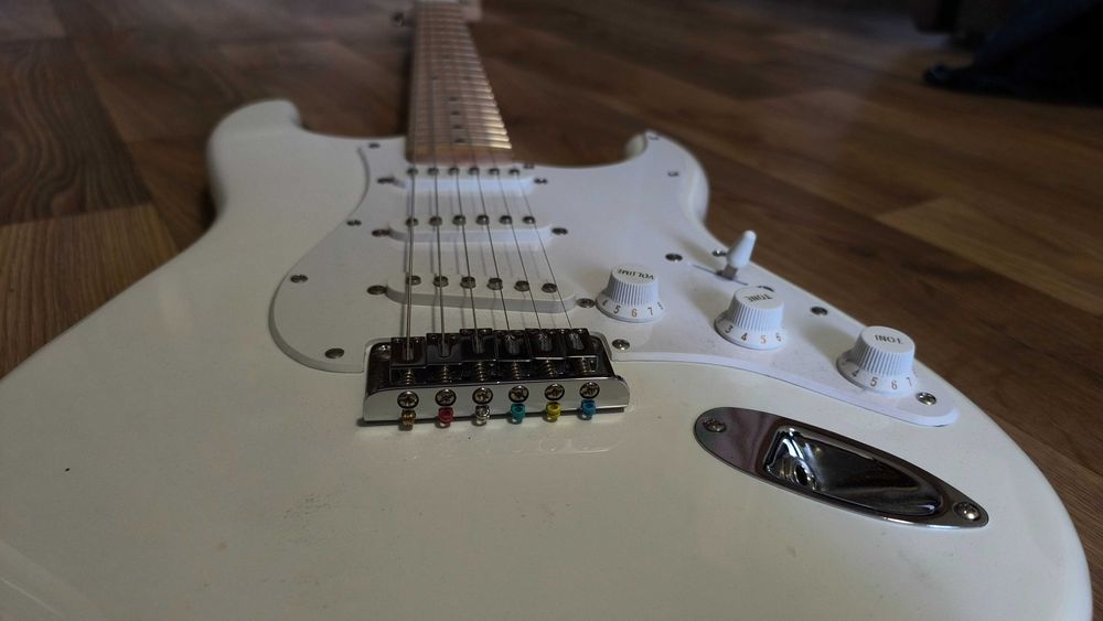 Fender Squier Sonic Stratocaster HT MN Arctic White + M-Audio M-Track