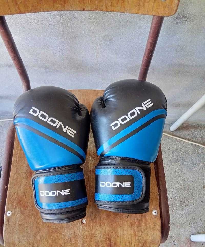 Vendo saco de boxe + luvas!