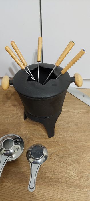 Garnek do fondue czarny