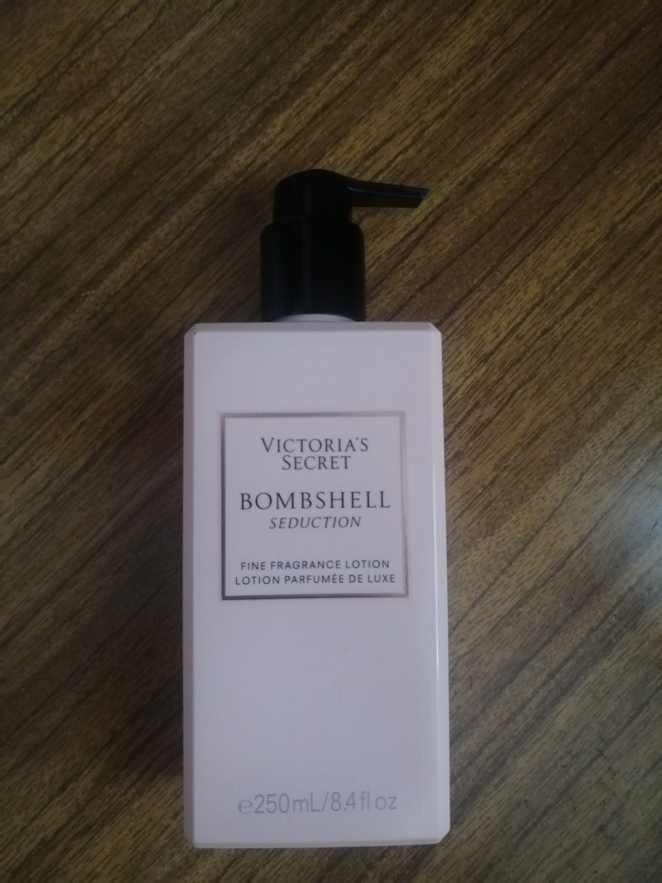 Парфумований крем для тіла Victoria's Secret Bombshell Body Lotion 250