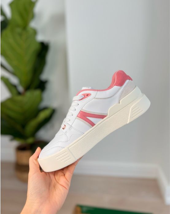 Ніжні жіночі шкіряні кросівки Lacoste ( L002 ) Оригінал ! 39 розмір