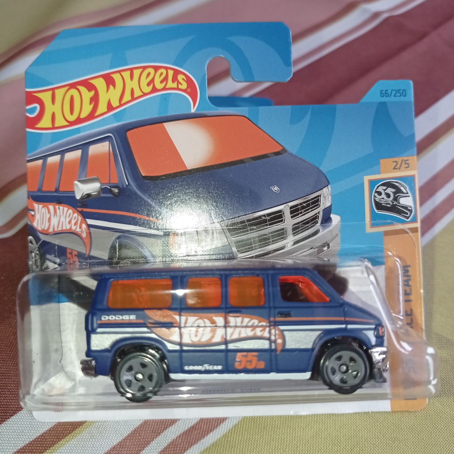 Hot Wheels Dodge Van 2023 auto samochód resorak zabawka dla dzieci