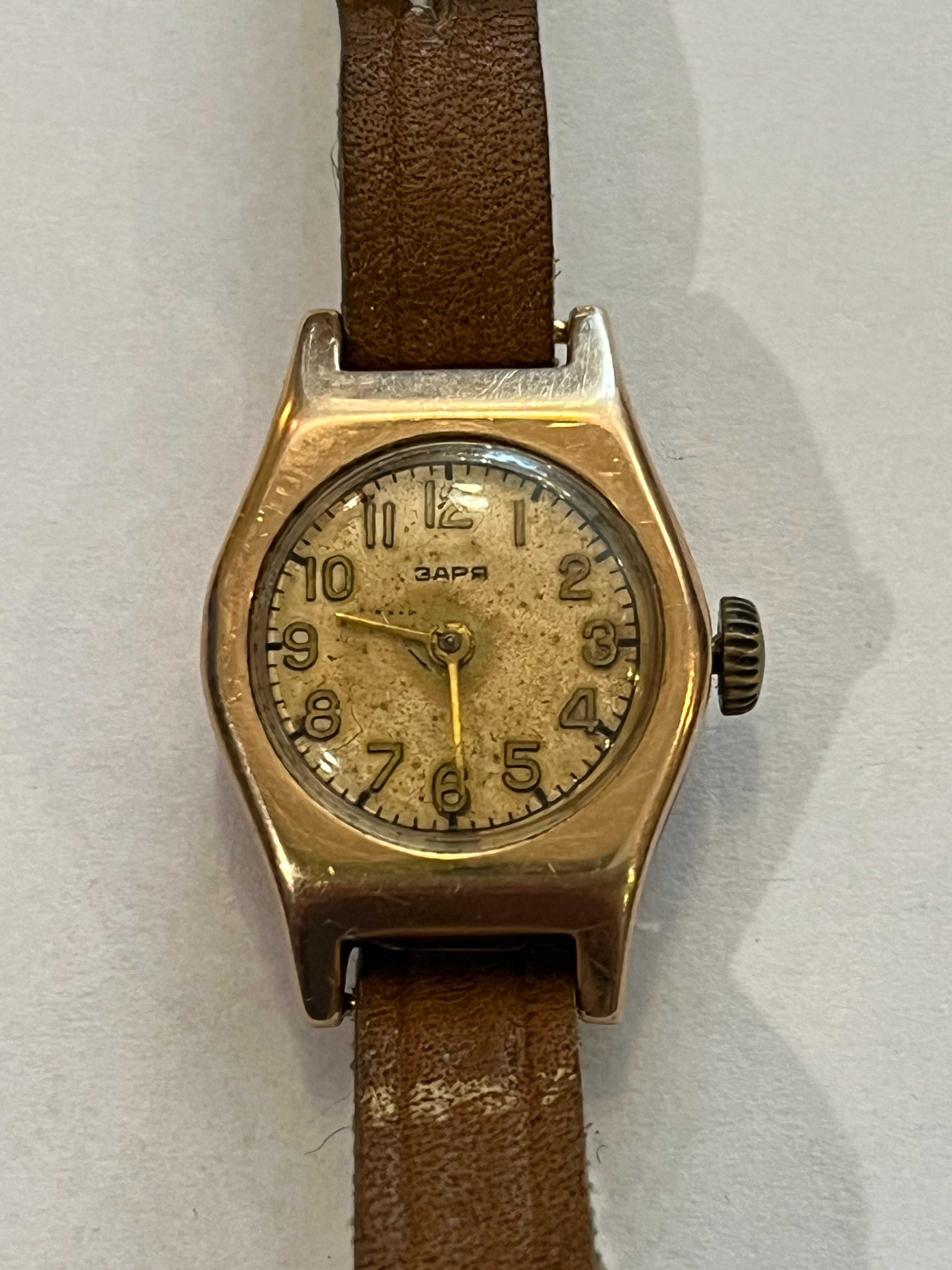 Złoty zegarek Zaria USRR 14 k w oryginalnym opakowaniu