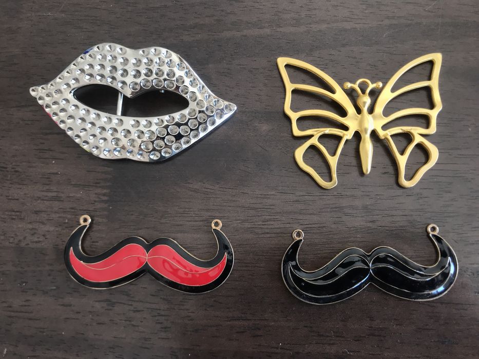 Vários artigos de retrosaria, costura e bijuteria