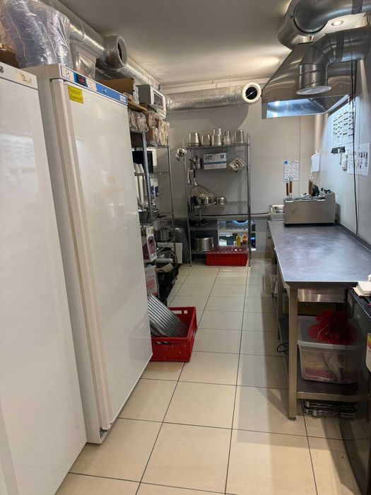 Odstąpię wyposażony lokal gastronomiczny po burgerowni / Legionowo