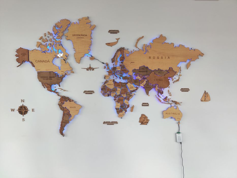 Mapa de mundo em MADEIRA. Somos fabricantes.
