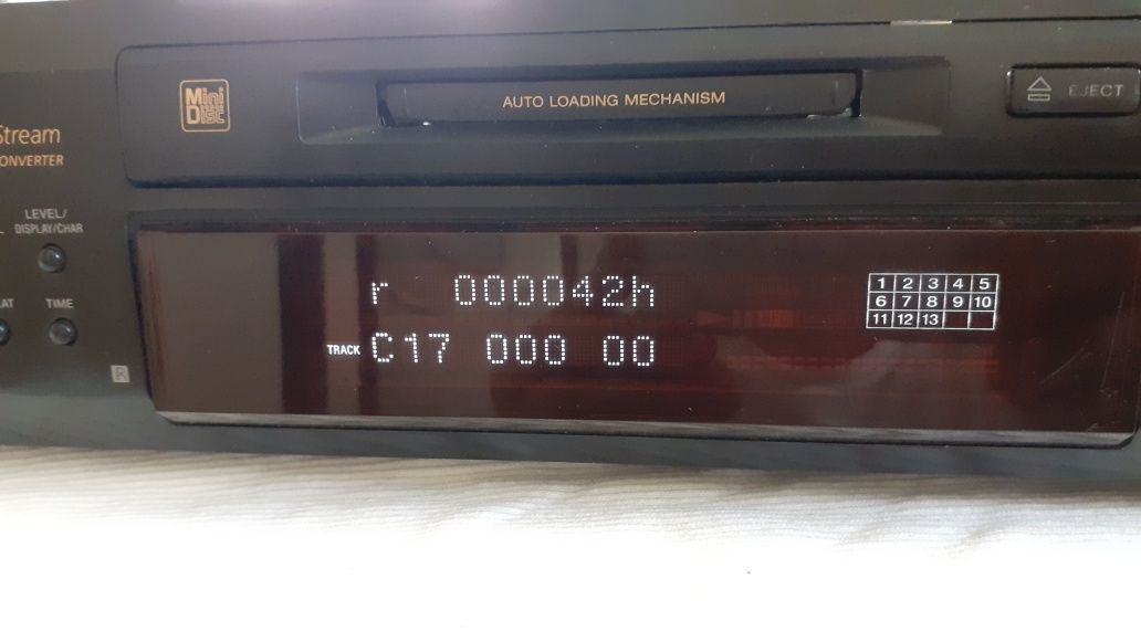 Sony MDS-JE520 Minidisc / 43h-rec, 602h-play