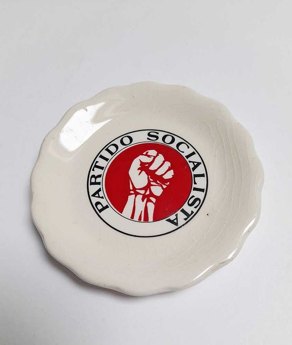 Coleção Pins,  Emblemas, Cachecol Partido Socialista desde Final 1970