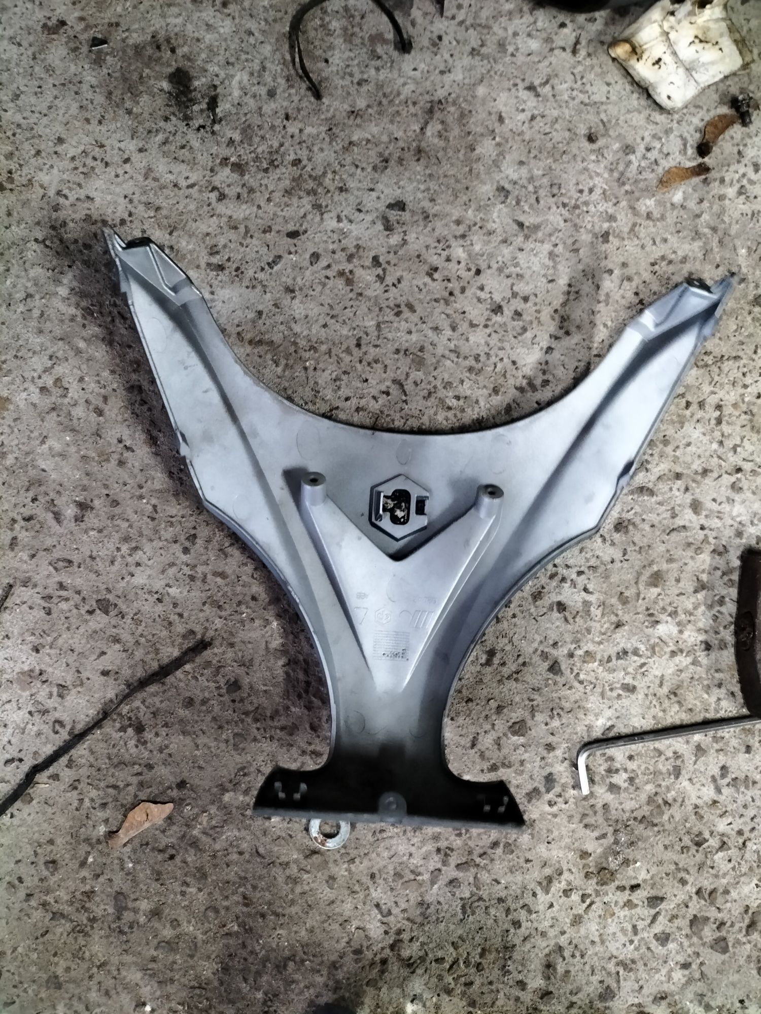 Nosek,krawat Piaggio x9